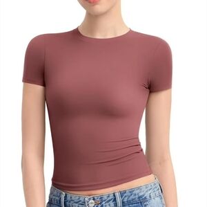 *NWT Pumiey Smoke Cloud Pro Double Lined Slim Fit Tee in Mauve Size M